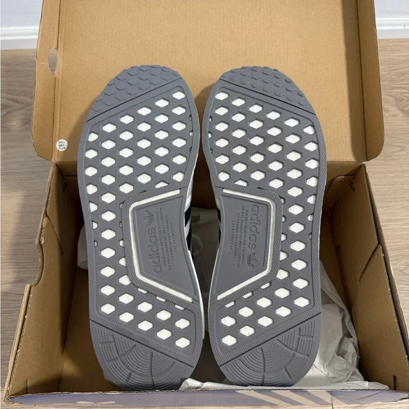 Adidas NMD R1 - Picture 4 of 4